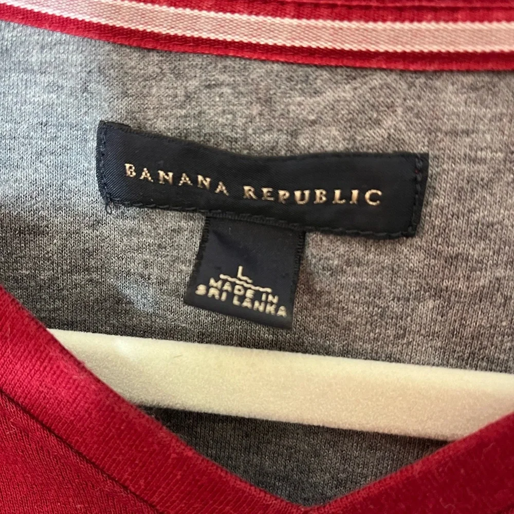 Banana Republic Men’s Red V-neck Cotton Athletic Casual Sweatshirt Size L